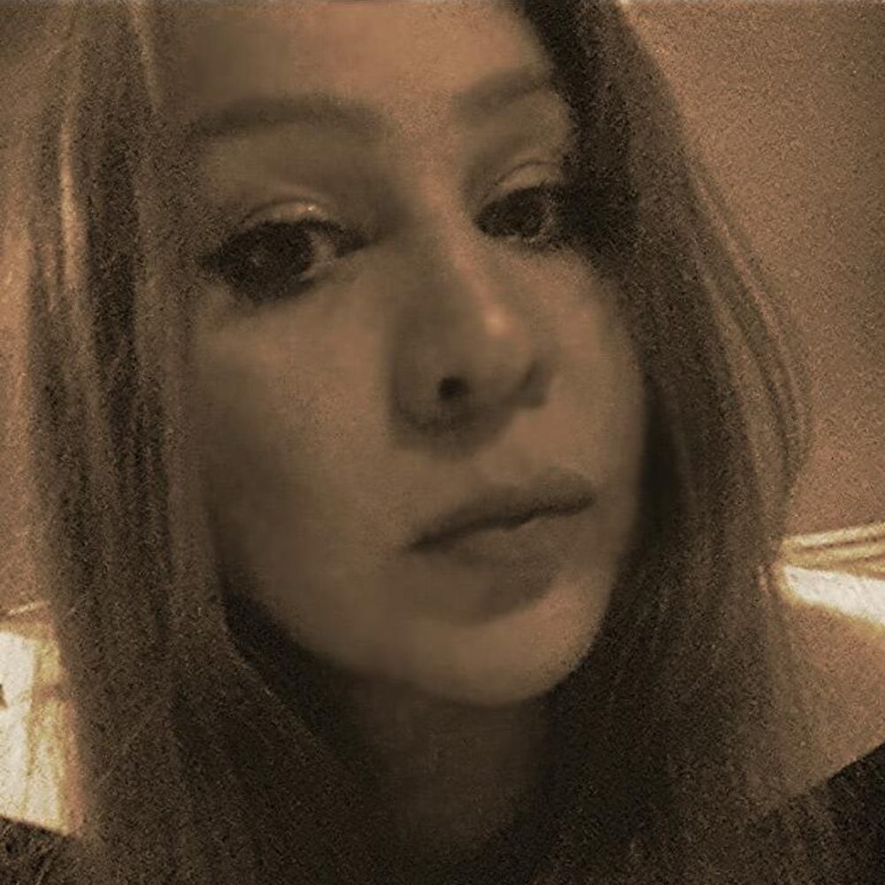 Meet your Posher, Nury